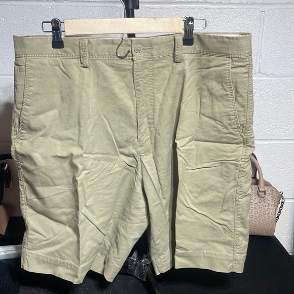 Tommy Bahama Other - Size 36 men shorts Tommy bahama
